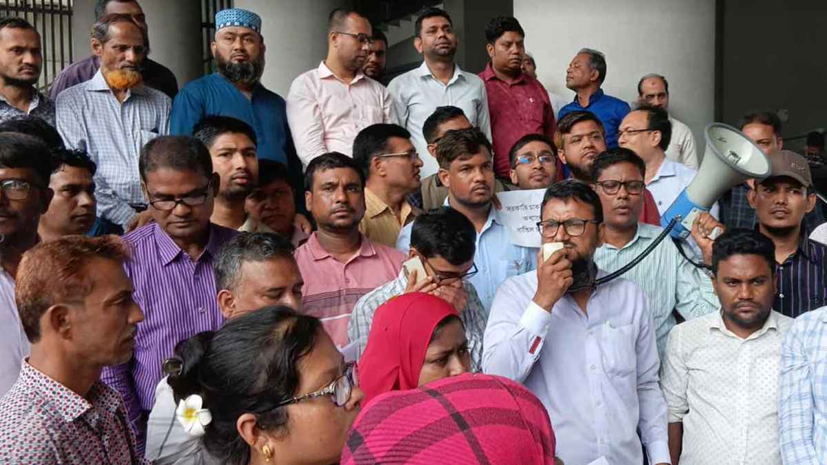 সচিবালয়ে আজও বিক্ষোভ, অধ্যাদেশ বাতিলের দাবি