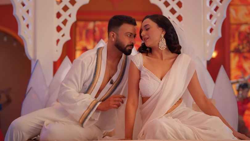 শাকিব কাউকে বুঝতে দেন না তিনি এত বড় মেগাস্টার: সাবিলা নূর