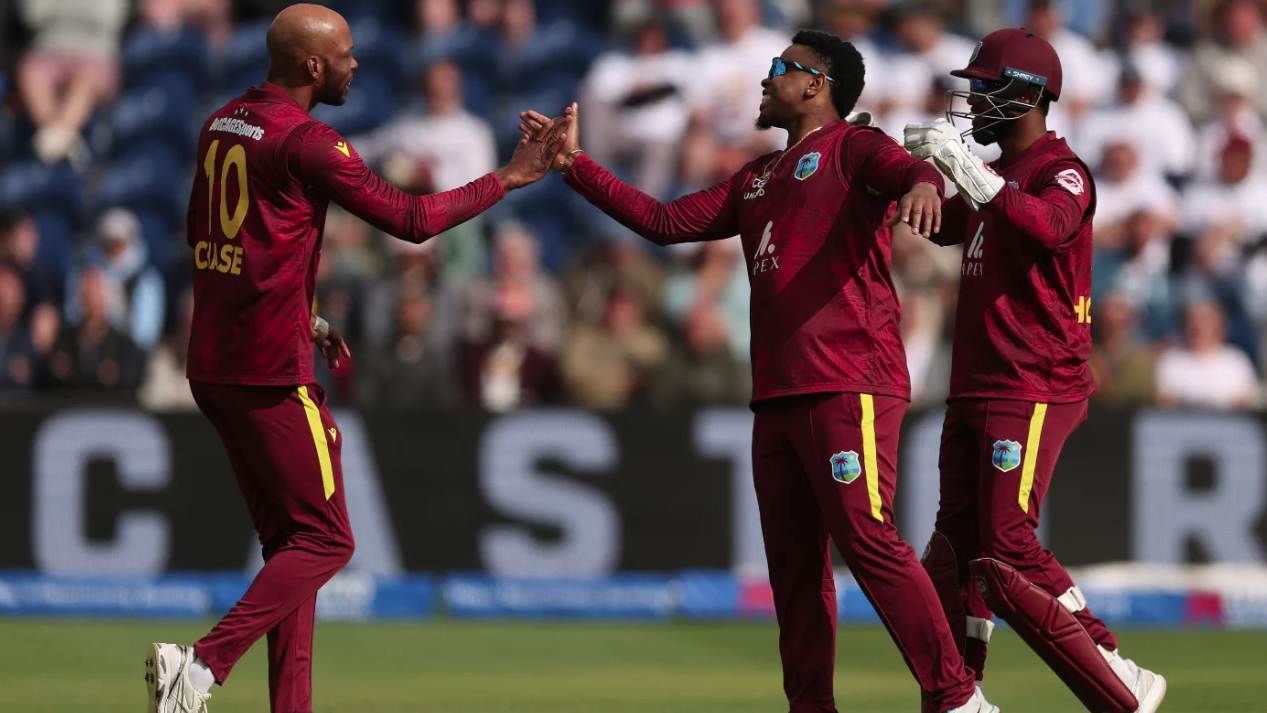 তীব্র যানজটে আটকা ওয়েস্ট ইন্ডিজ দল, পেছাল টস