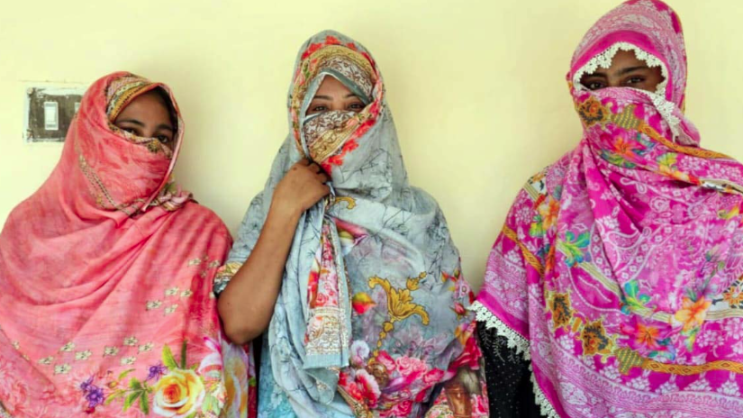 রংপুরে ফেনসিডিলসহ ৩ নারী মাদক কারবারি আটক