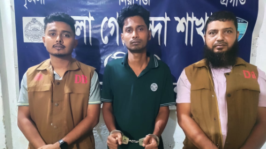 “তাণ্ডব” সিনেমার পাইরেসির মূলহোতা ডিবির হাতে গ্রেফতার 