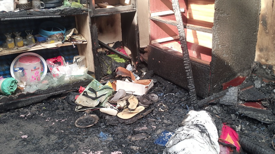 সাদুল্লাপুরে বসতবাড়িতে অগ্নিসংযোগের অভিযোগ