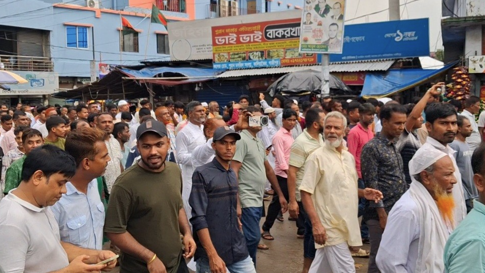 কমিটি বাতিলের দাবিতে গাজীপুরে বিএনপির বিক্ষোভ 