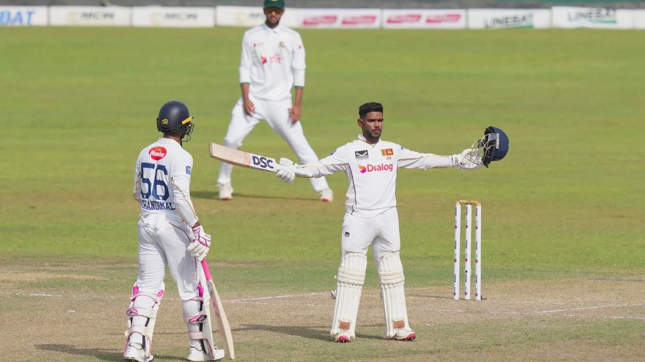 দ্বিতীয় দিন শেষে ৪৩ রানে এগিয়ে শ্রীলঙ্কা