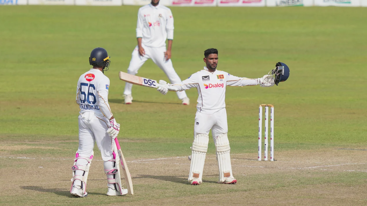 লঙ্কান ব্যাটারদের দাপট নিয়ে সিমন্স বললেন, ‘উইকেটে উন্নতি হয়েছে’