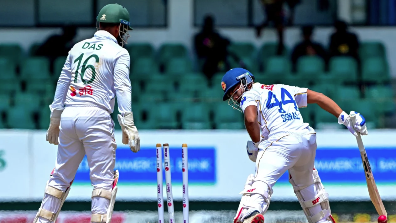 দুশোর ওপারে লিড নিয়ে থামল লঙ্কানরা
