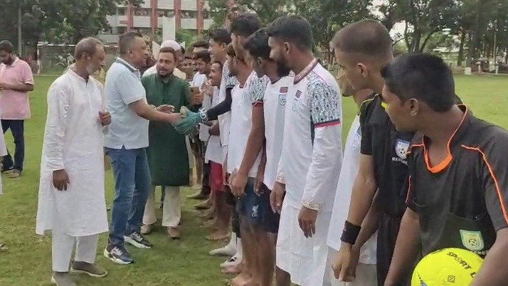 জয়পুরহাটে শহীদ জিয়া স্মৃতি ফুটবল টুর্নামেন্ট অনুষ্ঠিত 