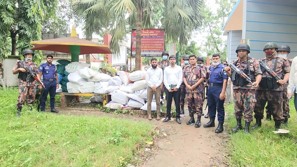 ঝিনাইদহে ৬৫ লাখ টাকার কারেন্ট জাল জব্দ, পুড়িয়ে ধ্বংস