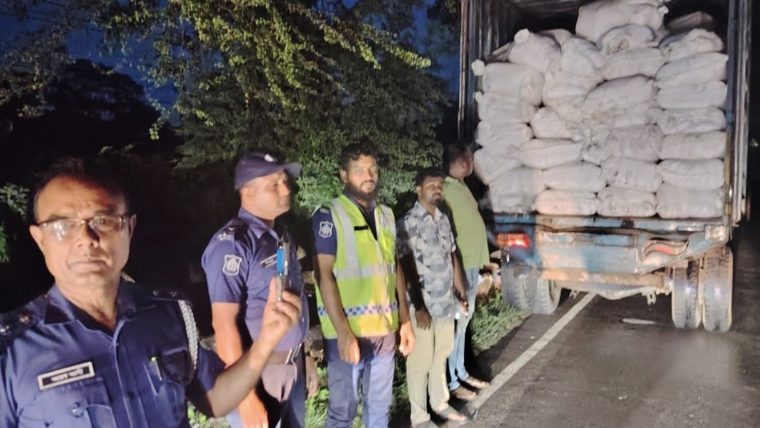 মাদারীপুরে বিপুল পরিমাণ নিষিদ্ধ পলিথিন জব্দ