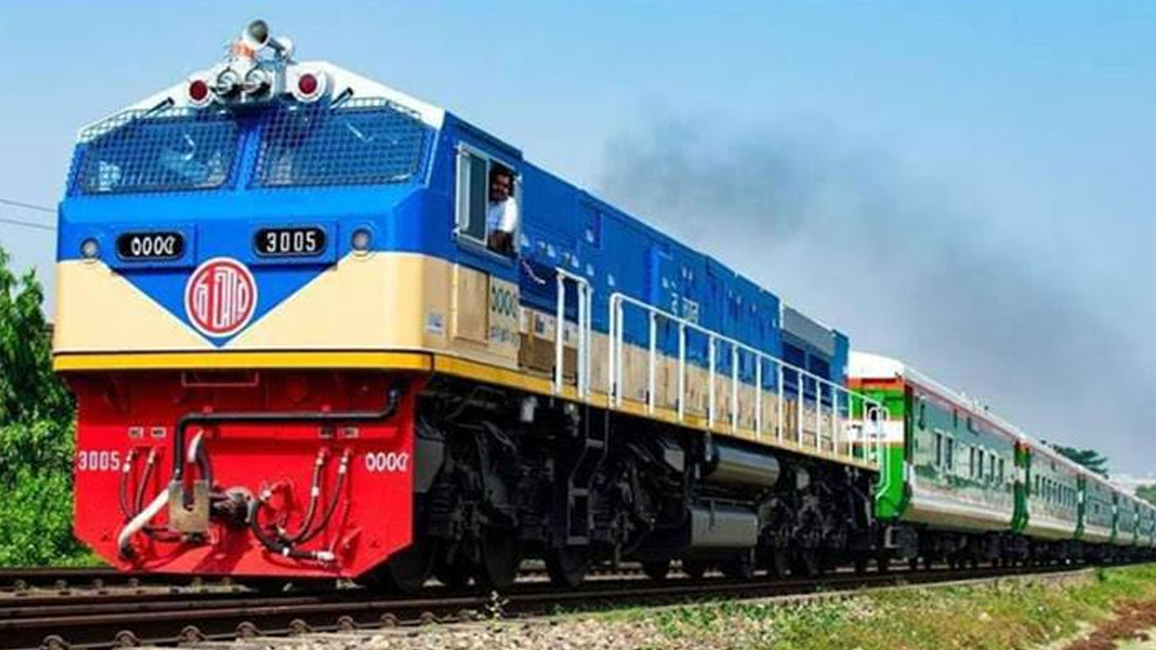 কক্সবাজার এক্সপ্রেস ট্রেন বিকল, দুর্ভোগে হাজারো যাত্রী