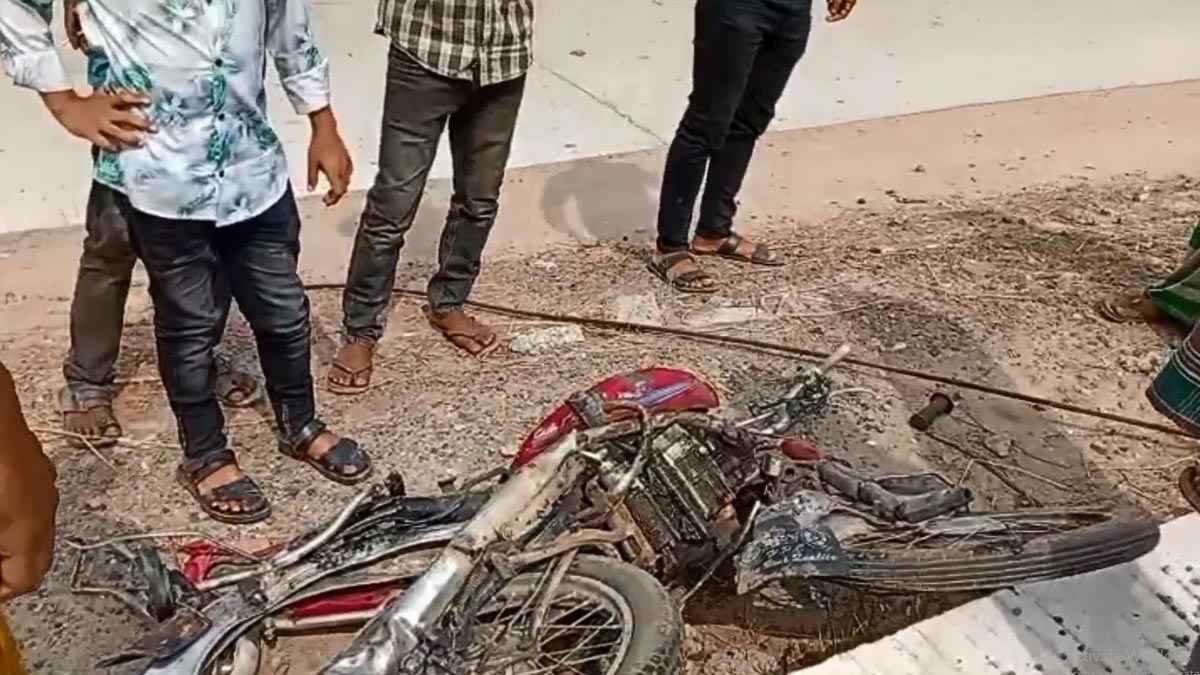 সিরাজগঞ্জে বাসচাপায় মোটরসাইকেল আরোহী নিহত