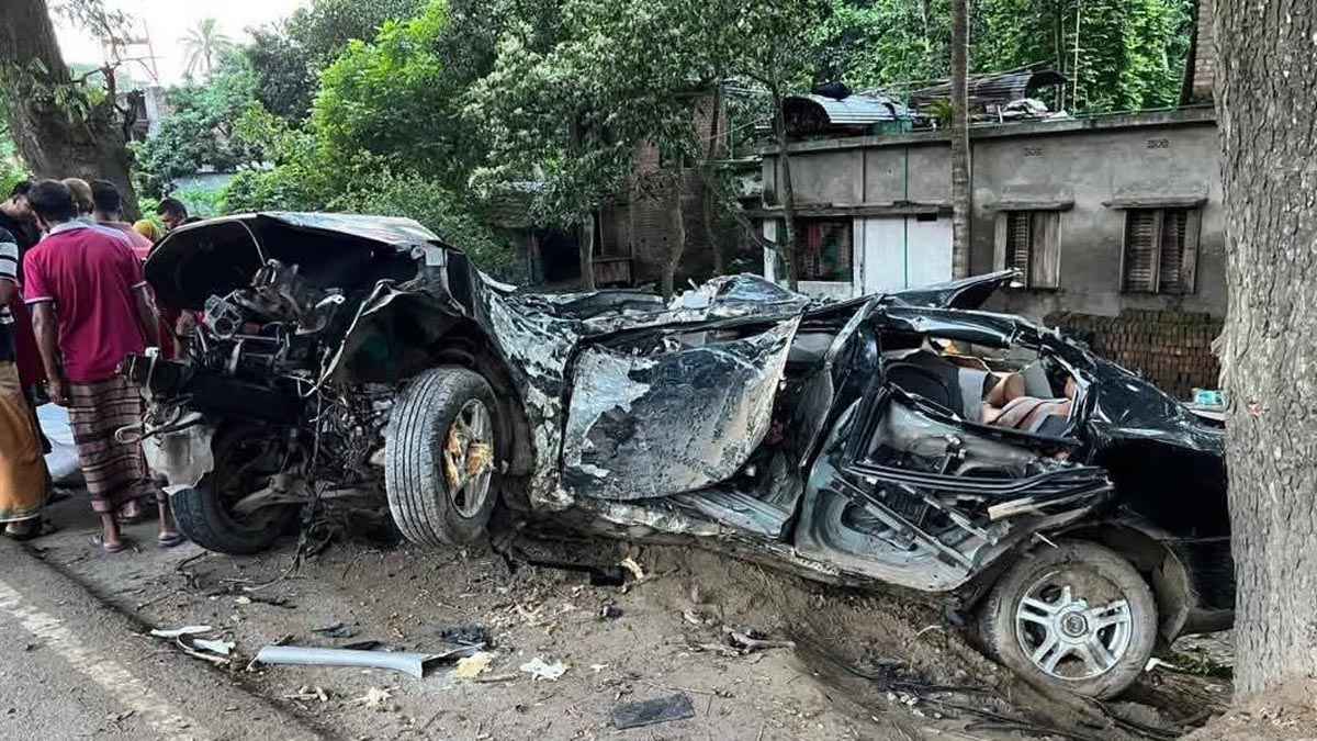 যশোরে সড়ক দুর্ঘটনায় সাবেক ছাত্রলীগ নেতাসহ নিহত ২