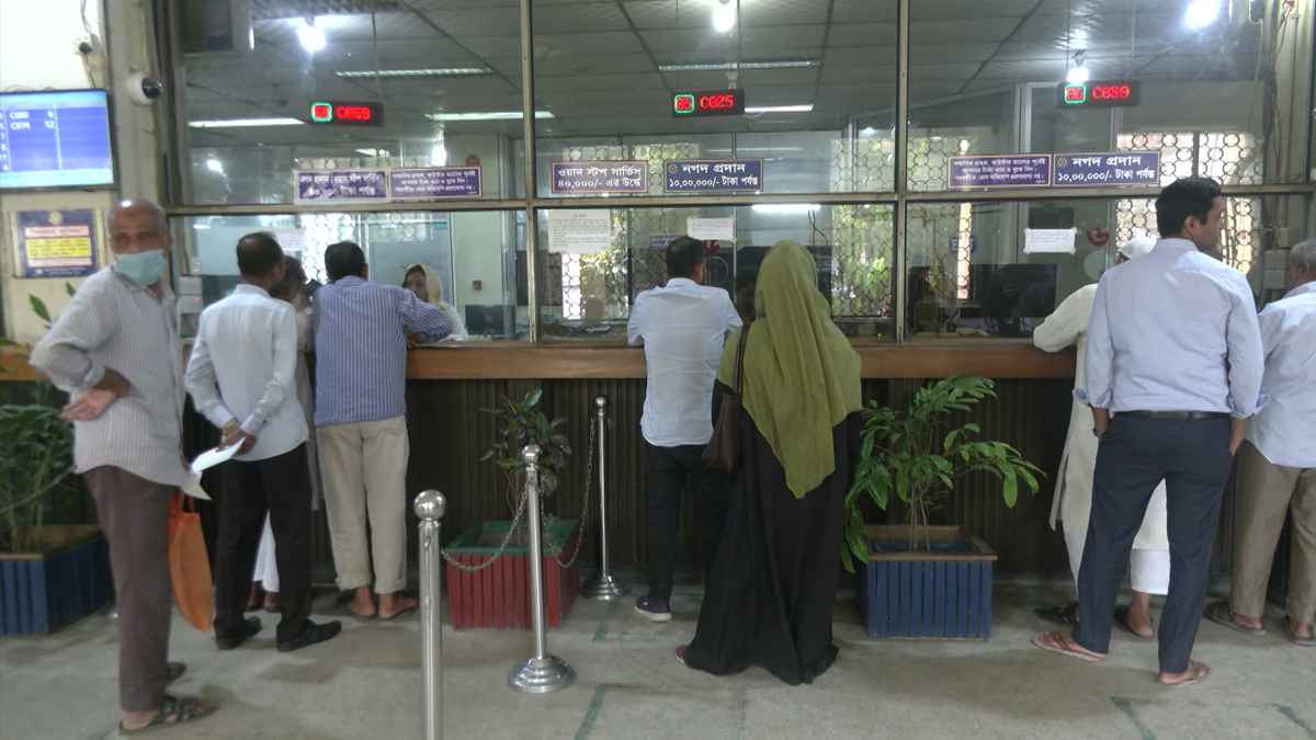 ঈদের লম্বা ছুটি শেষে আজ খুলছে ব্যাংক-বিমা-পুঁজিবাজারও