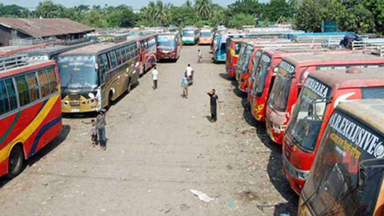 পাবনায় চলছে অনির্দিষ্টকালের পরিবহন ধর্মঘট