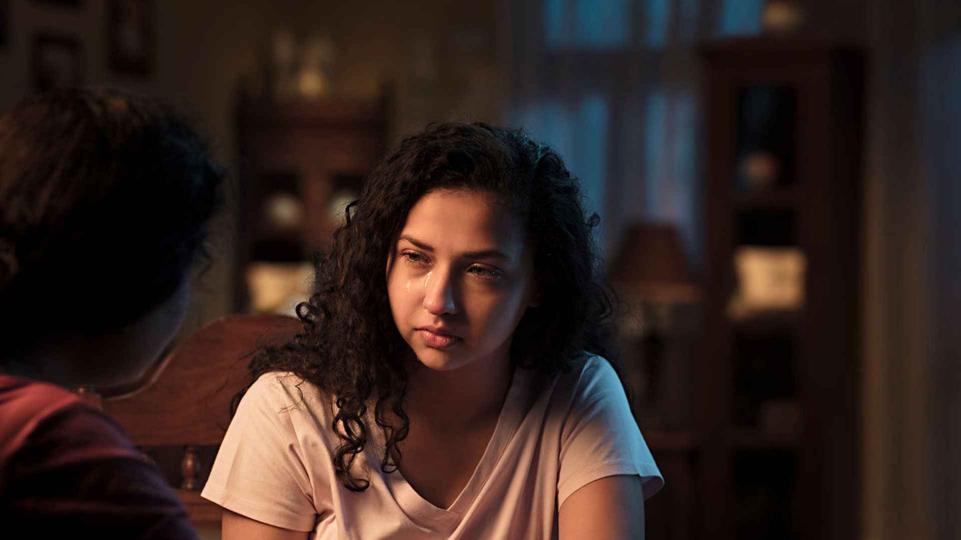 ছোটোখাটো ব্যাপারেও কেঁদে ফেলার অভ্যাস ভালো না খারাপ?