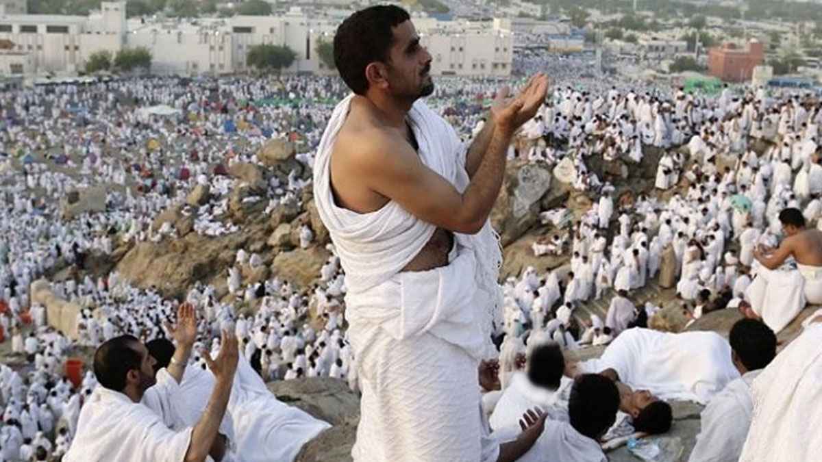 আরাফার দিন দোয়া করার উত্তম সময়, যে দোয়া পড়তে ভুলবেন না