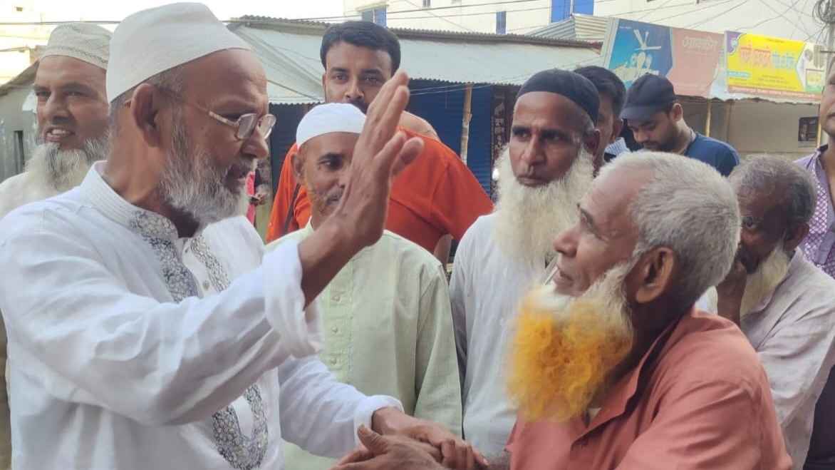 নওগাঁয় প্রচারণায় নেমেছেন এমপি পদপ্রার্থীরা