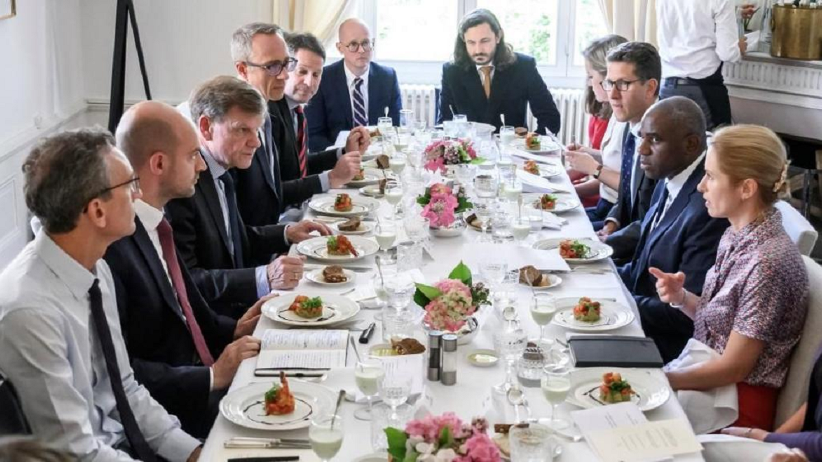 ইরানের সঙ্গে আলোচনার আগে জেনেভায় ইউরোপীয় কূটনীতিকদের বৈঠক