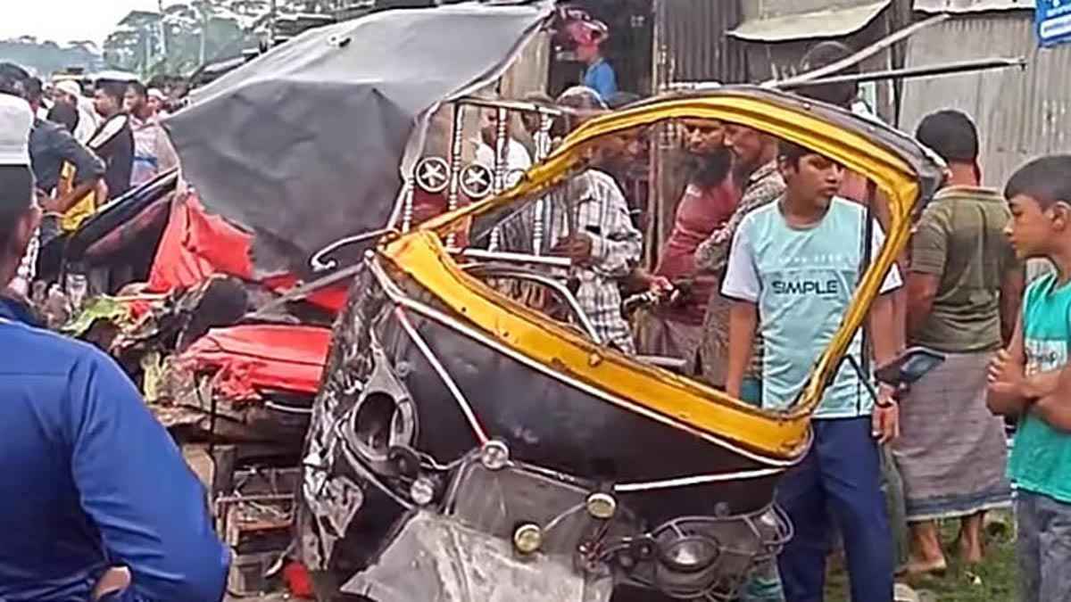 ফরিদপুরে মাহেন্দ্র-বাস মুখোমুখি সংঘর্ষ, নিহত বেড়ে ৫