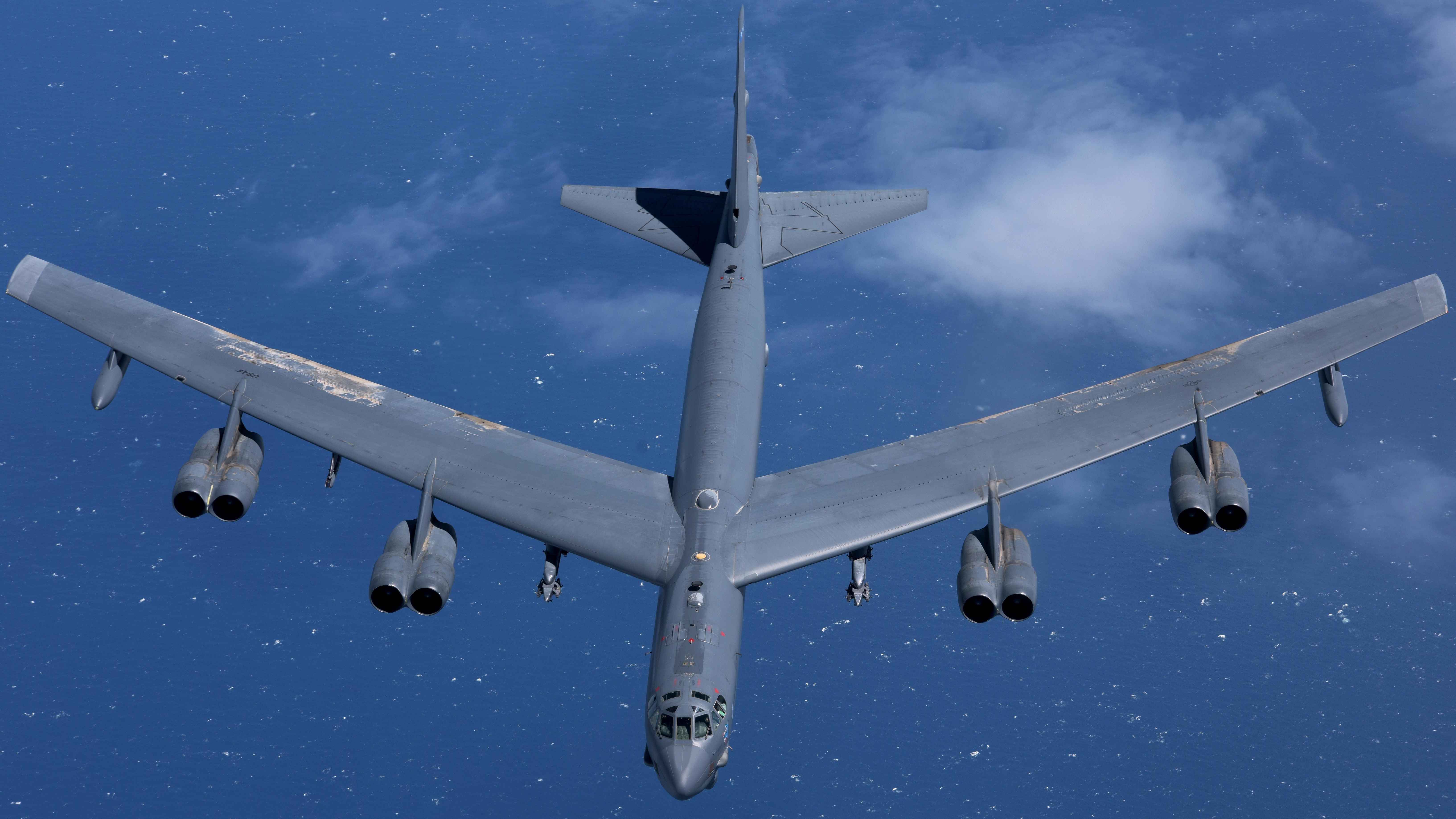 b52