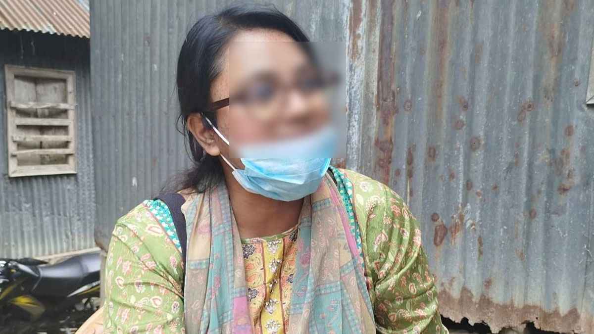 সিরাজগঞ্জে হিন্দু বাড়িতে বিয়ের দাবিতে মুসলিম নারীর অনশন