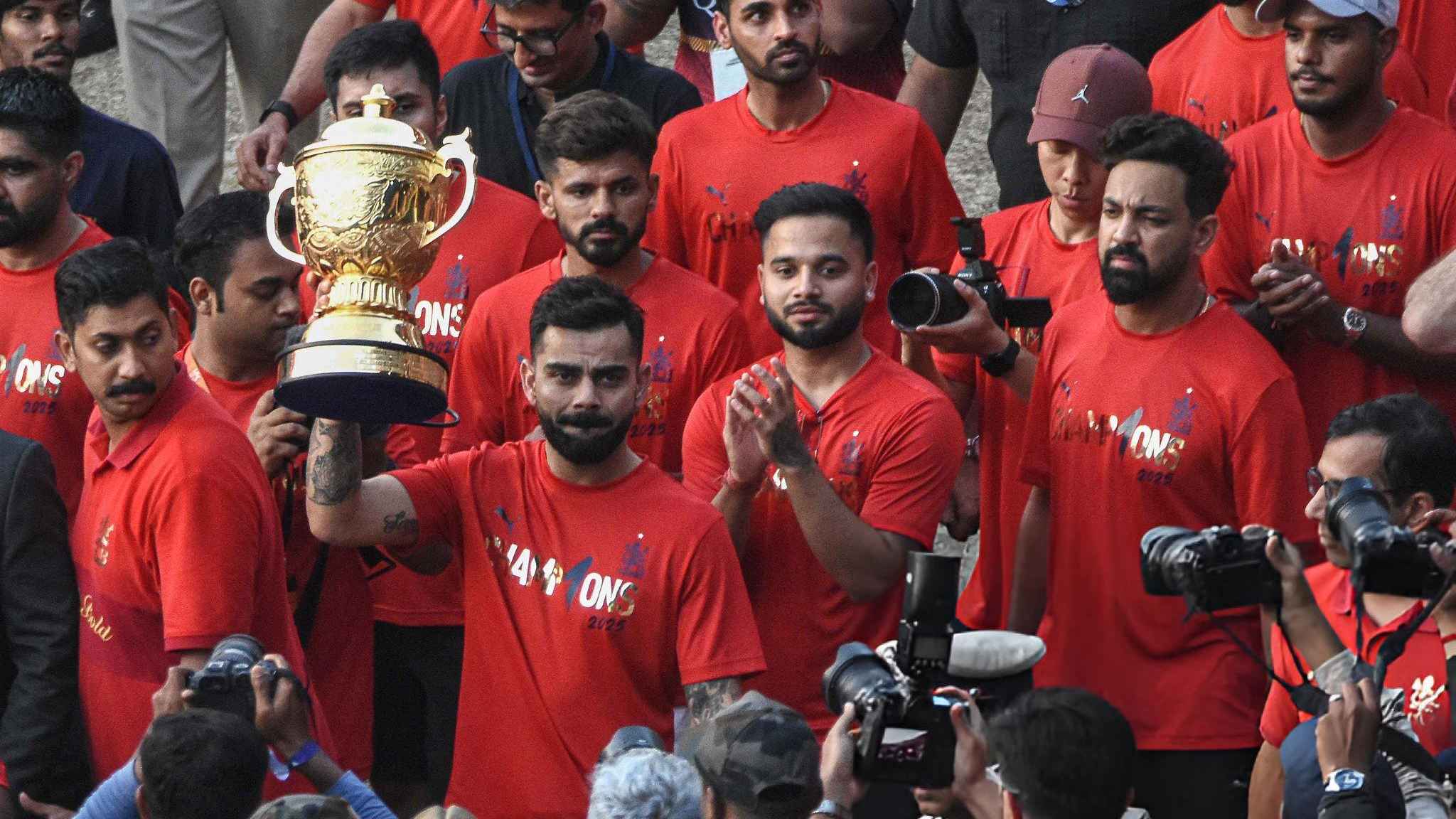 আইপিএল শিরোপা-উদযাপনে নতুন নিয়ম বেঁধে দিল বিসিসিআই