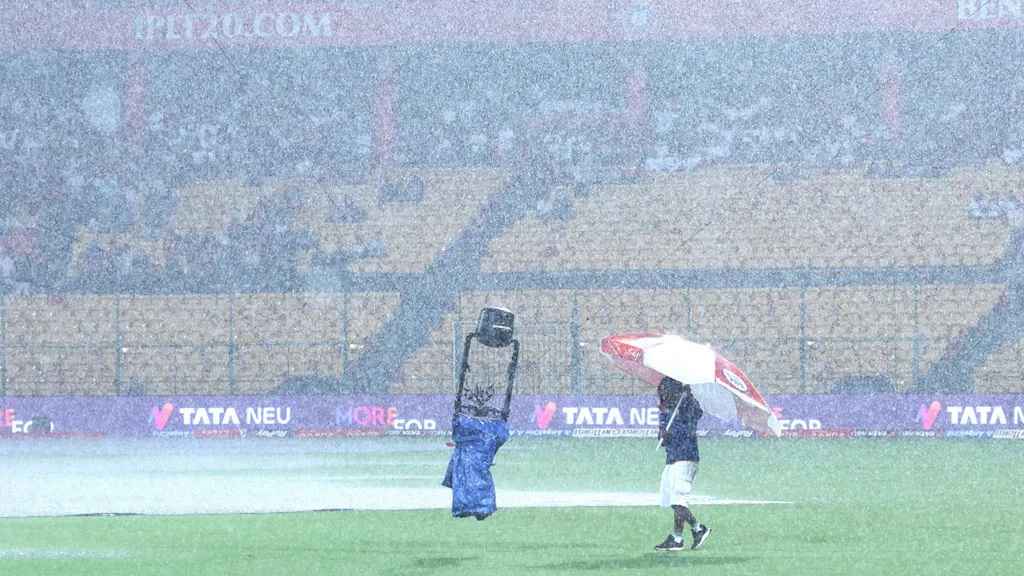 আইপিএলের ফাইনালে বৃষ্টিতে ভেসে গেলে শিরোপা জিতবে যে দল