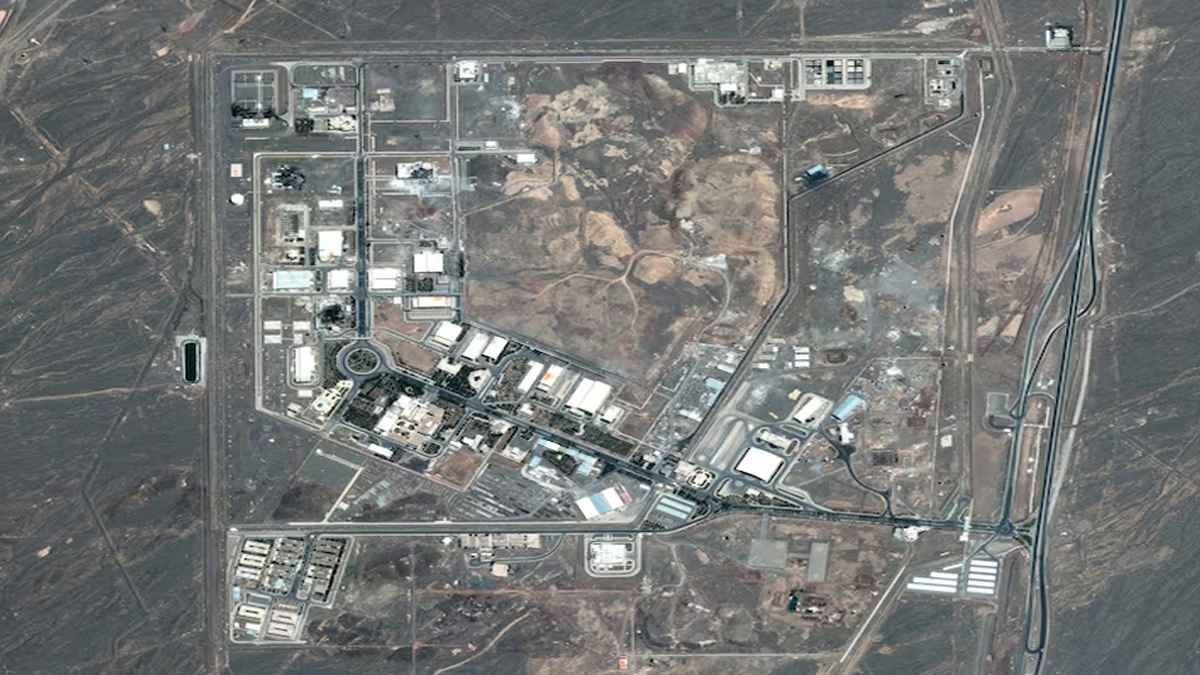 ইরানের তিনটি পারমাণবিক স্থাপনায় হামলা চালাল যুক্তরাষ্ট্র