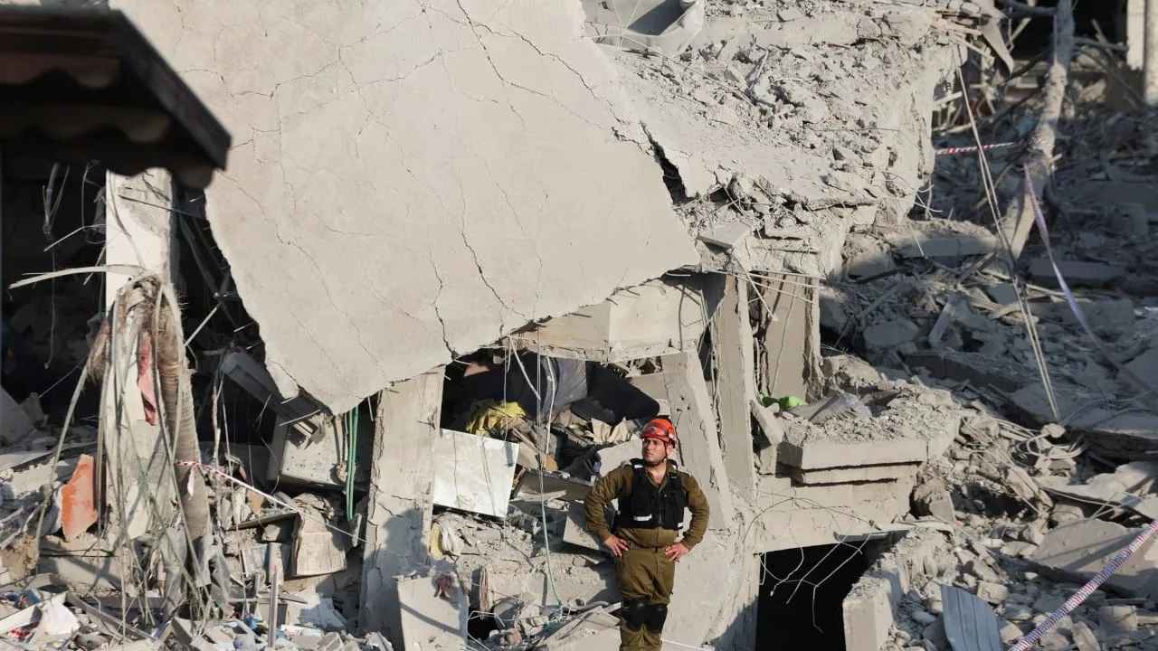 ইরানের ক্ষেপণাস্ত্র হামলায় ইসরায়েলে নিহত ৩