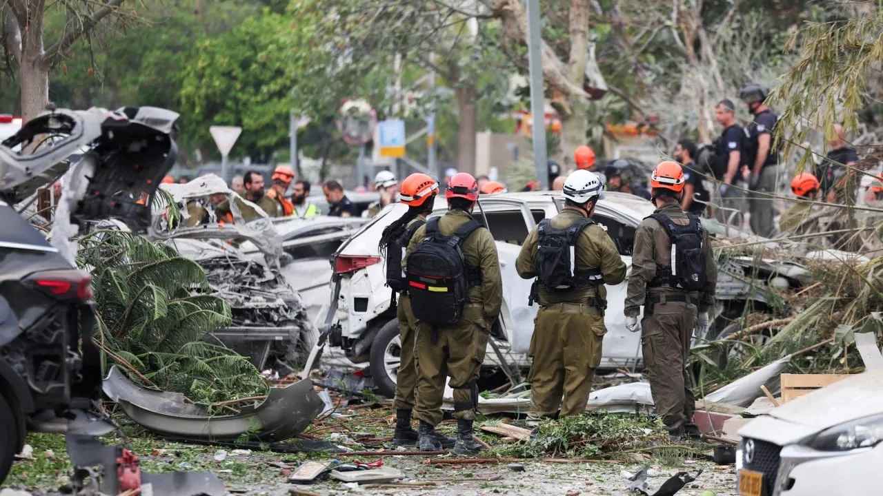 ইরানি ক্ষেপণাস্ত্র ভূপাতিত করছে এক মুসলিম দেশ