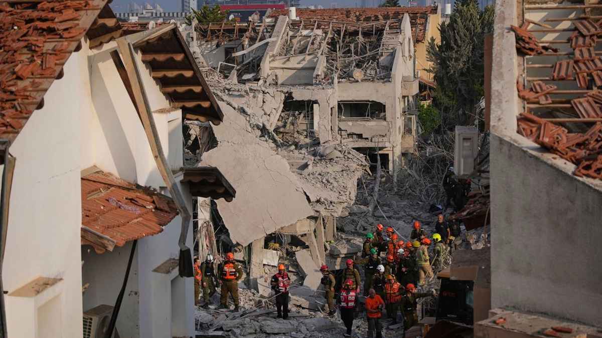 ইরানের হামলায় নিহতের সংখ্যা গোপন করছে ইসরায়েল!