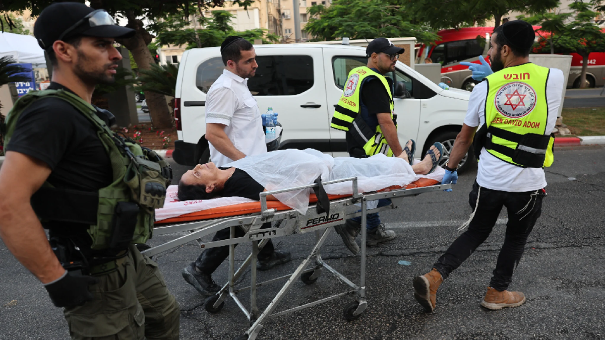 ইরানি হামলায় এক রাতে ১০ ইসরায়েলি নিহত, আহত ২৪০