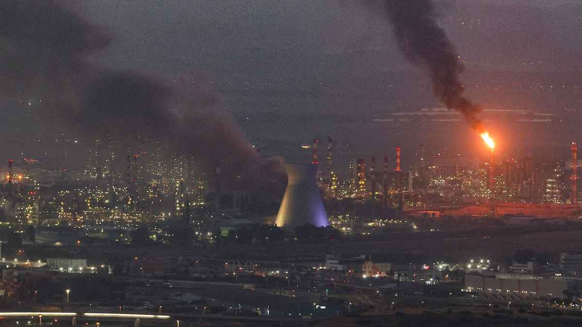 ইসরায়েলকে লক্ষ্য করে ফের ড্রোন ও ক্ষেপণাস্ত্র ছুড়ল ইরান