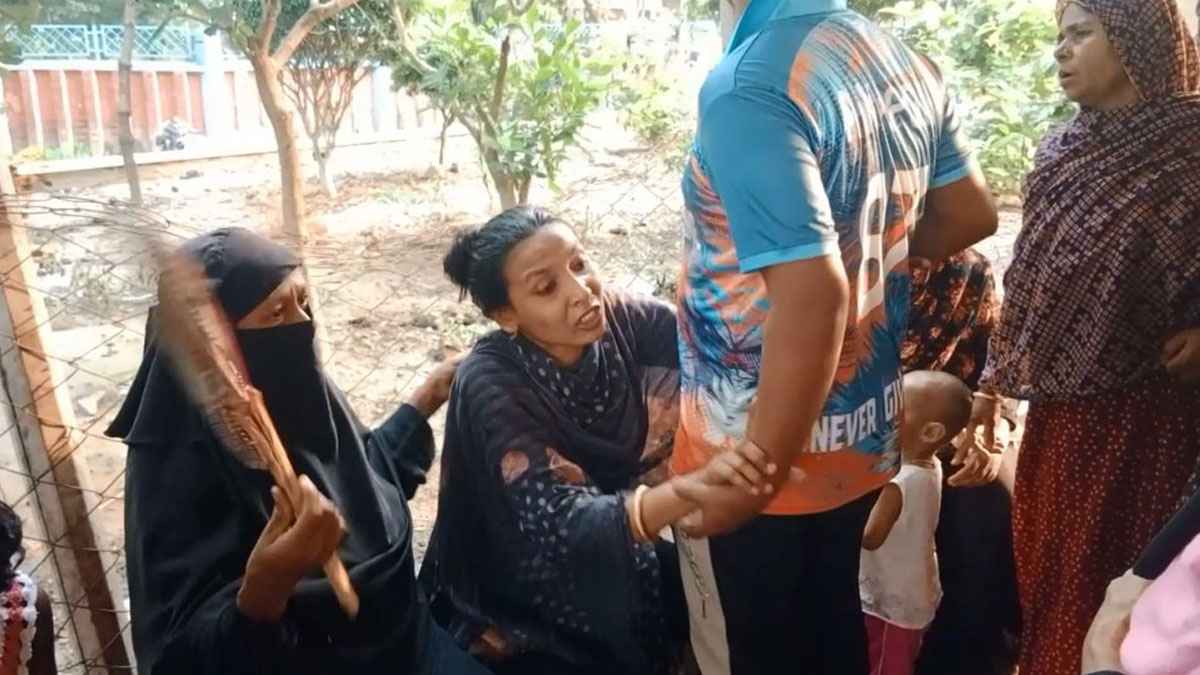 ঝিনাইদহে ট্রাক-মোটরসাইকেল সংঘর্ষে একই পরিবারের ৩ জনের মৃত্যু