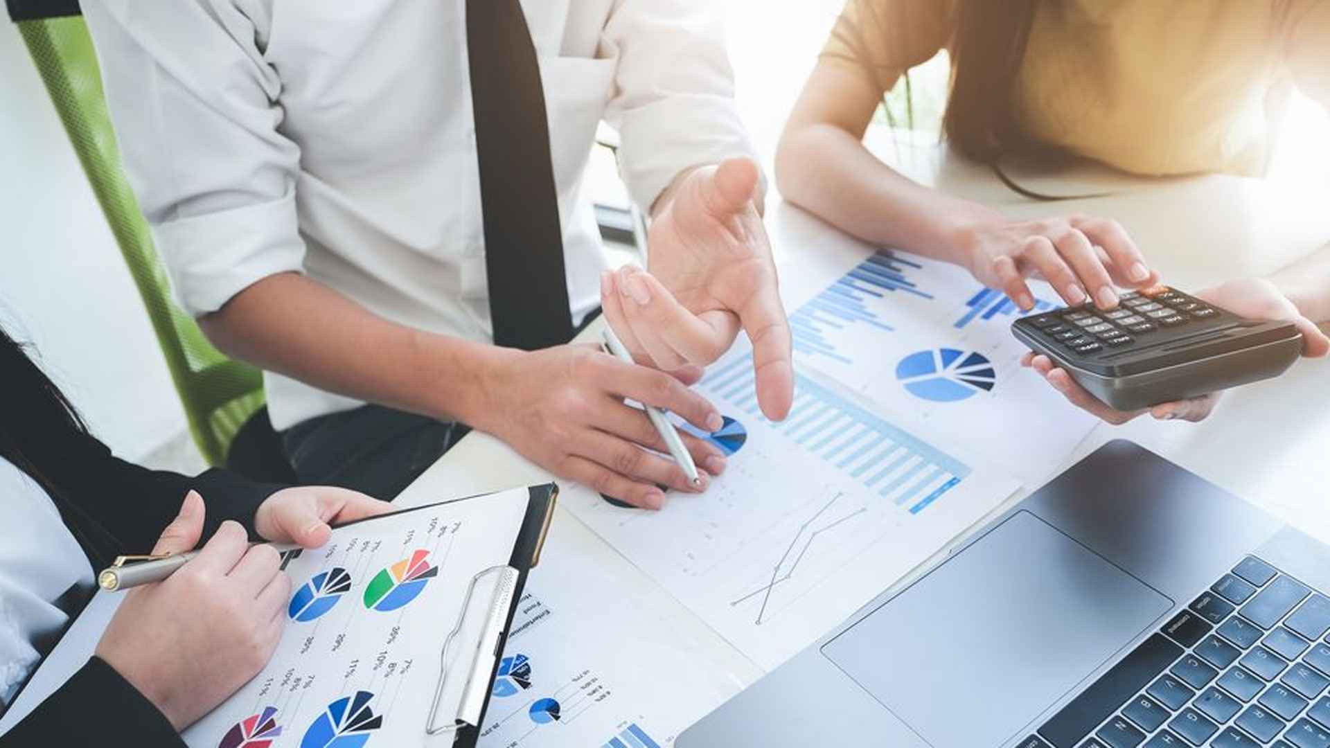 স্নাতক পাসে চাকরি দেবে বসুন্ধরা গ্রুপ