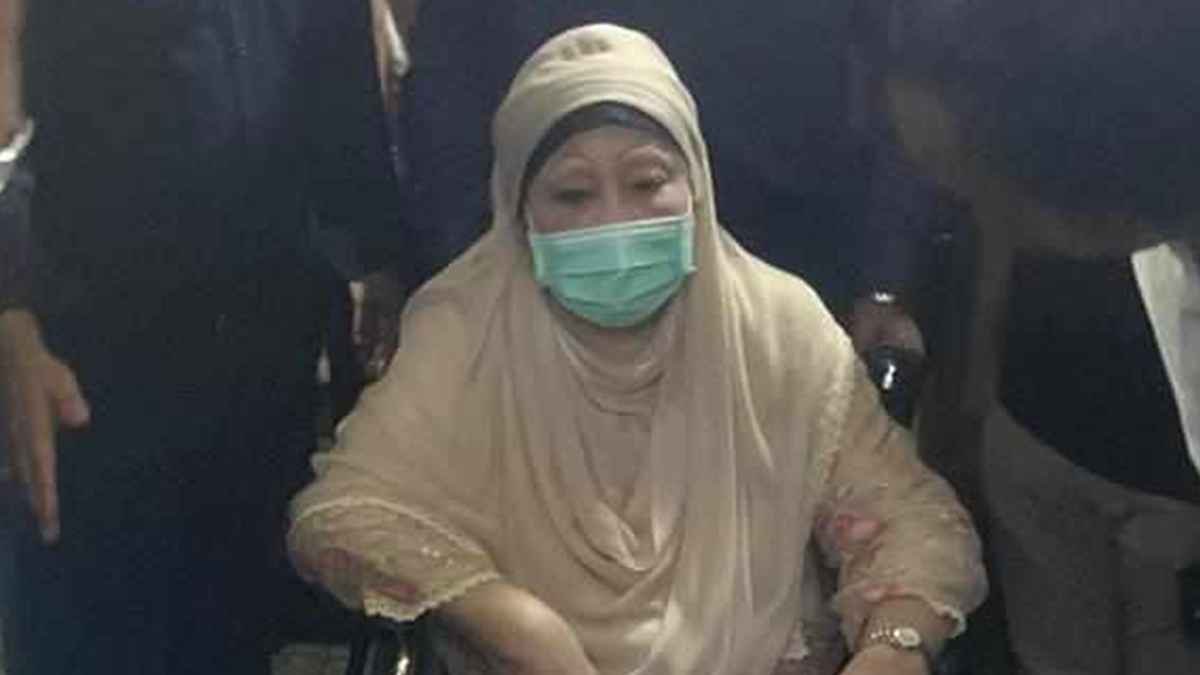 স্বাস্থ্য পরীক্ষা করতে এভারকেয়ারে খালেদা জিয়া