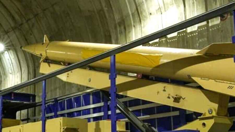 ইসরায়েলে ইরানের 'খাইবার শেকান' ক্ষেপণাস্ত্রের প্রথম আঘাত