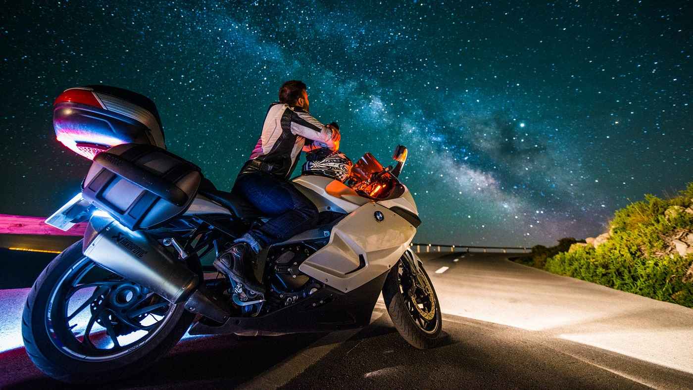 রাতে মোটরসাইকেল চালানো ঝূঁকিপূর্ণ