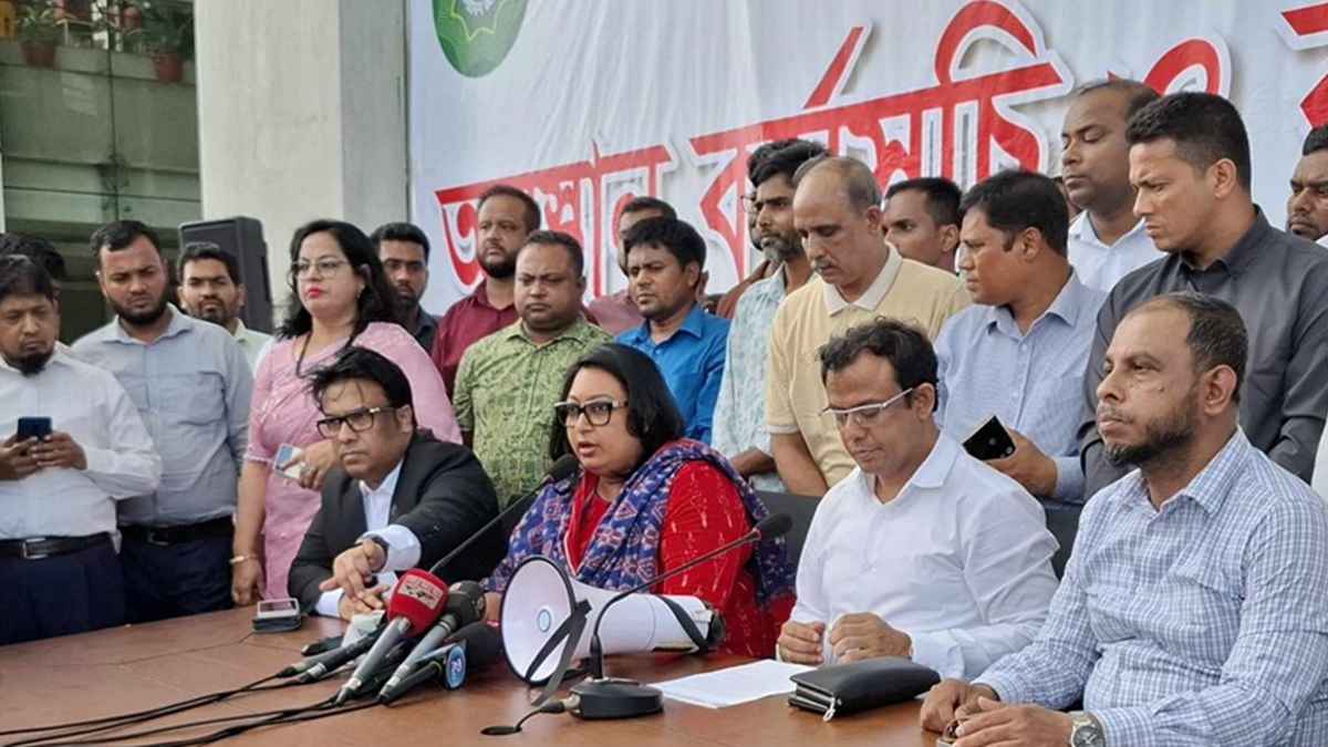 সমাধান আসেনি আলোচনায়, নতুন কর্মসূচি ঘোষণা এনবিআর কর্মকর্তাদের