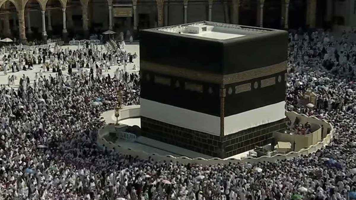 নববর্ষে নতুন রূপে কাবা, বুধবার রাতেই বদলাবে কিসওয়া