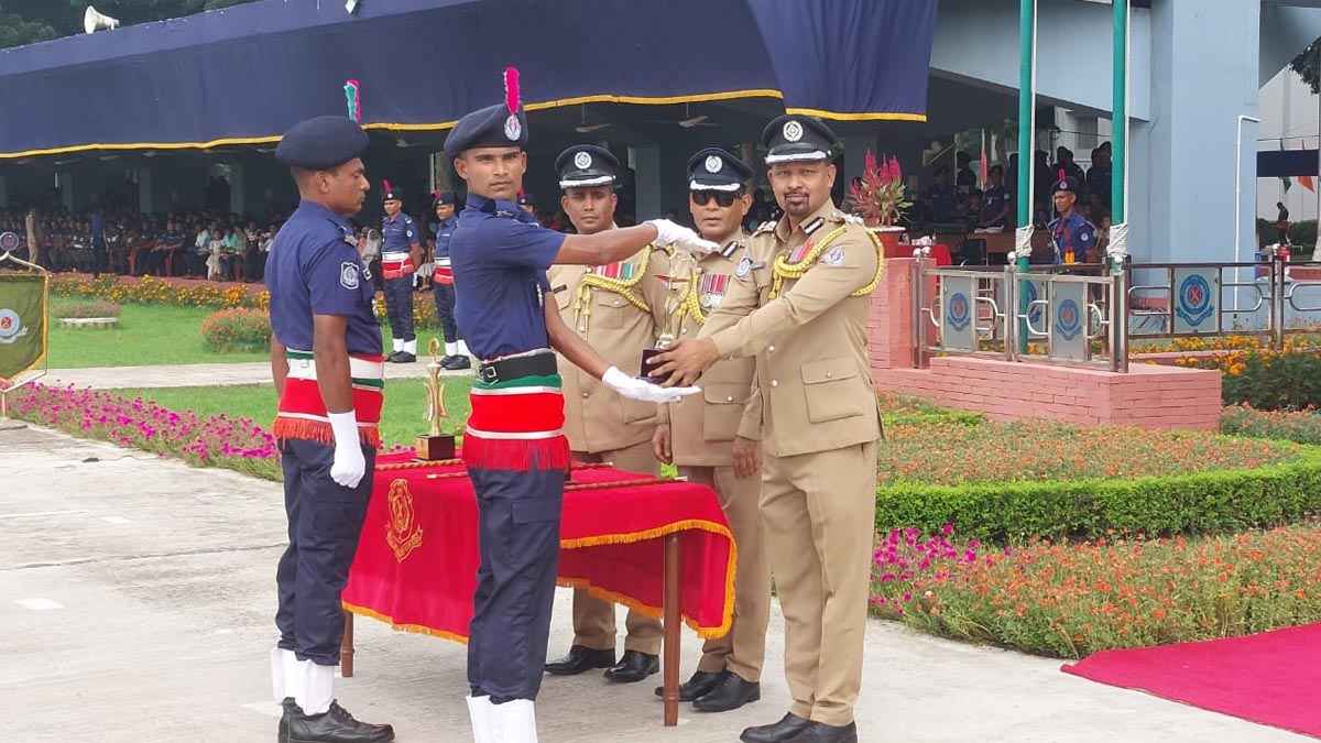 রাজশাহীর পুলিশ একাডেমিতে সমাপনী কুচকাওয়াজ অনুষ্ঠিত