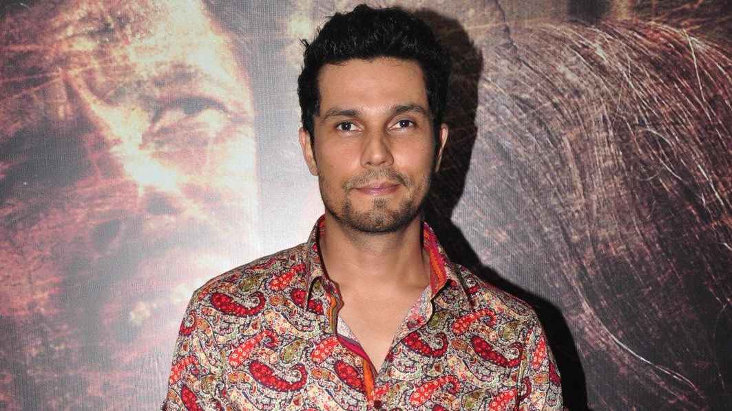 বিয়ের পিঁড়িতে হাতে বাটি ধরিয়ে মূত্রত্যাগ করতে বলা হয়েছিল রণদীপকে!