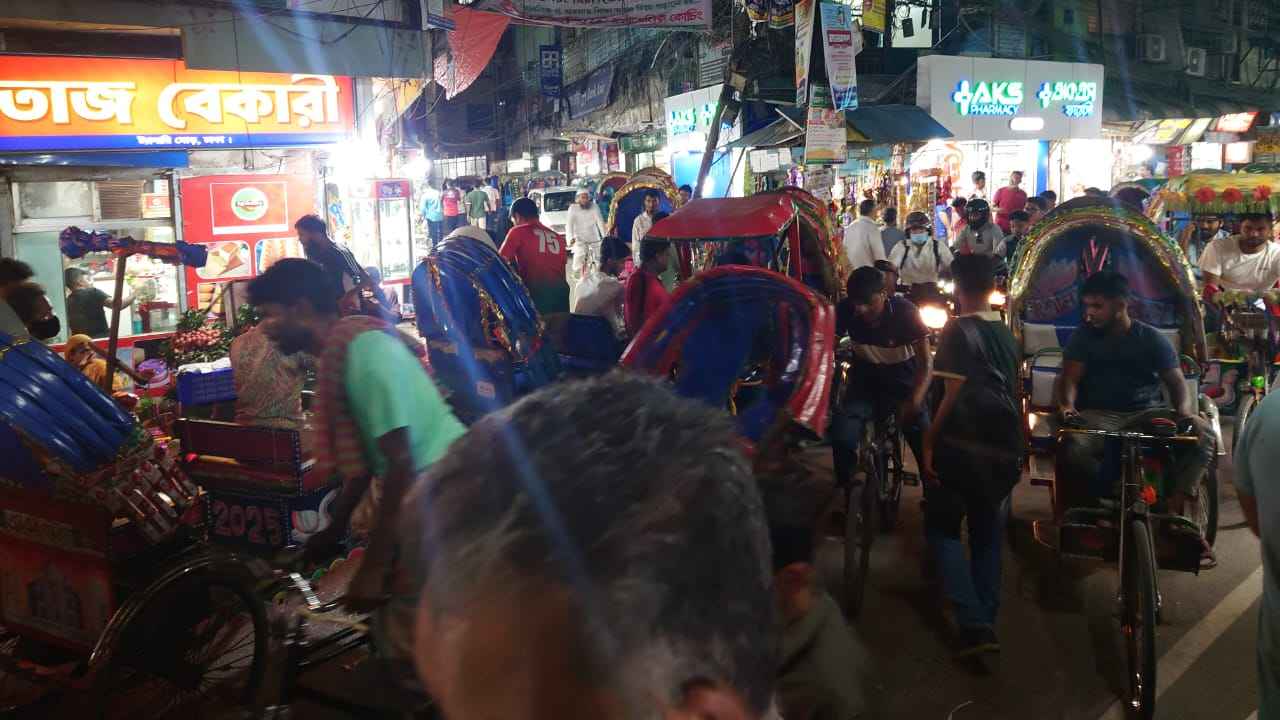 ট্যানারি মোড়ের ভয়াবহ যানজট ও শব্দদূষণে বিপর্যস্ত এলাকাবাসী