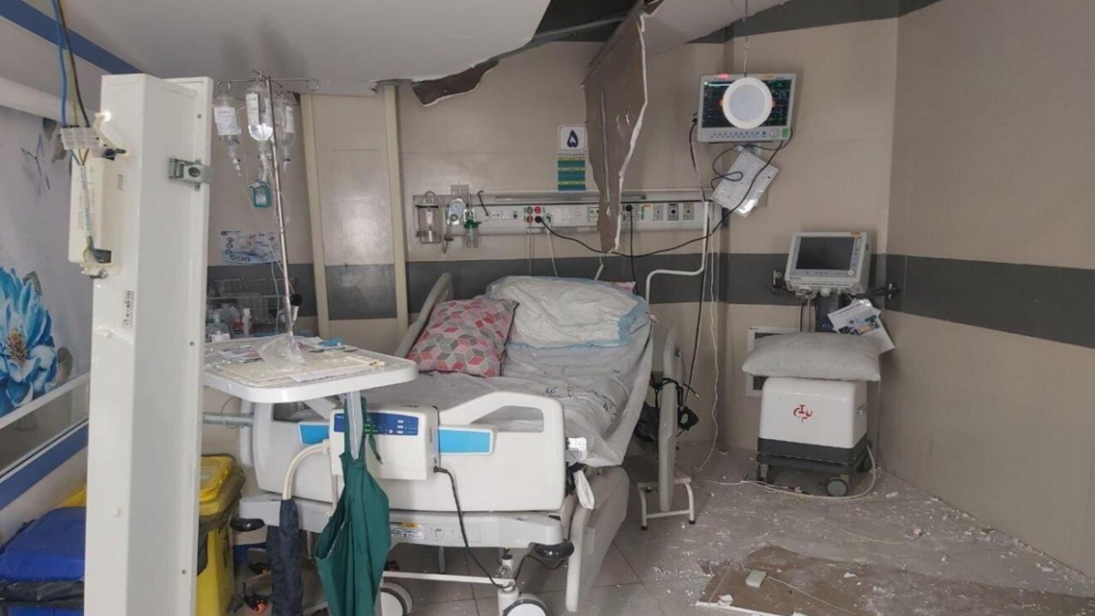 এবার ইরানের হাসপাতালে হামলা চালালো ইসরায়েল