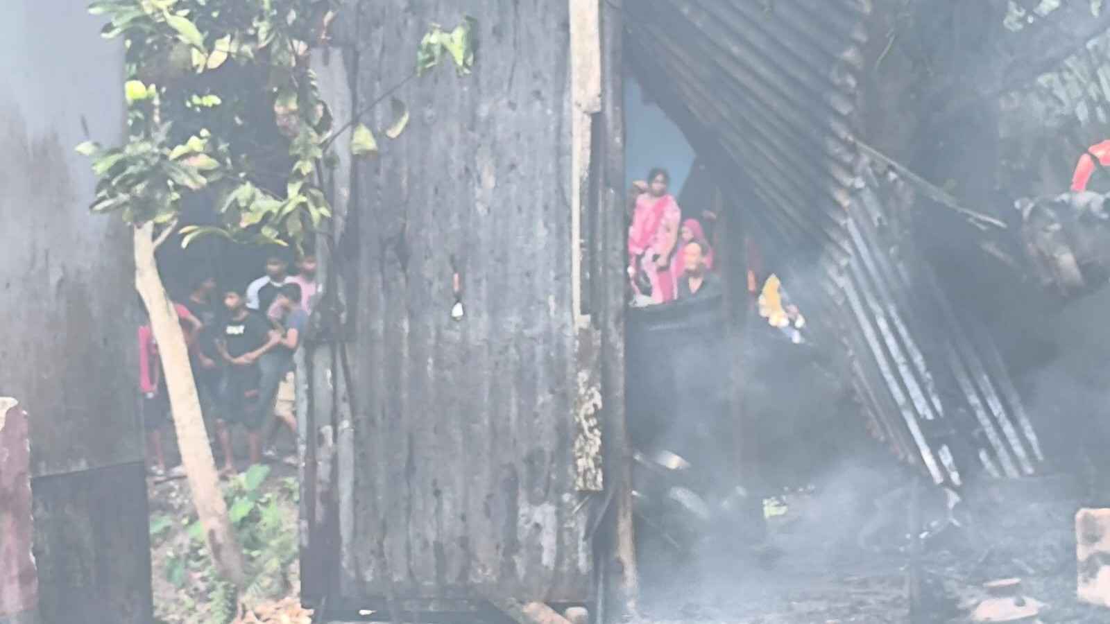 ইতালি প্রবাসীকে হত্যার ঘটনায় শ্বশুরবাড়ি পুড়িয়ে দিল বিক্ষুব্ধরা