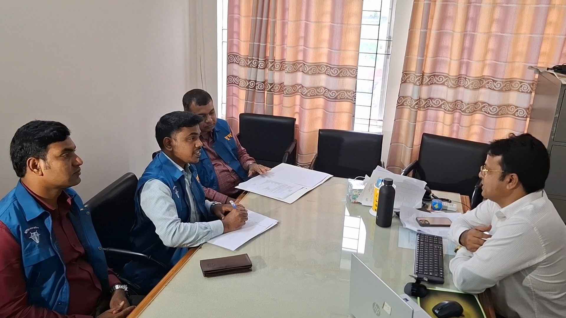 জামালপুরে নির্বাচন অফিসে দুদকের অভিযান