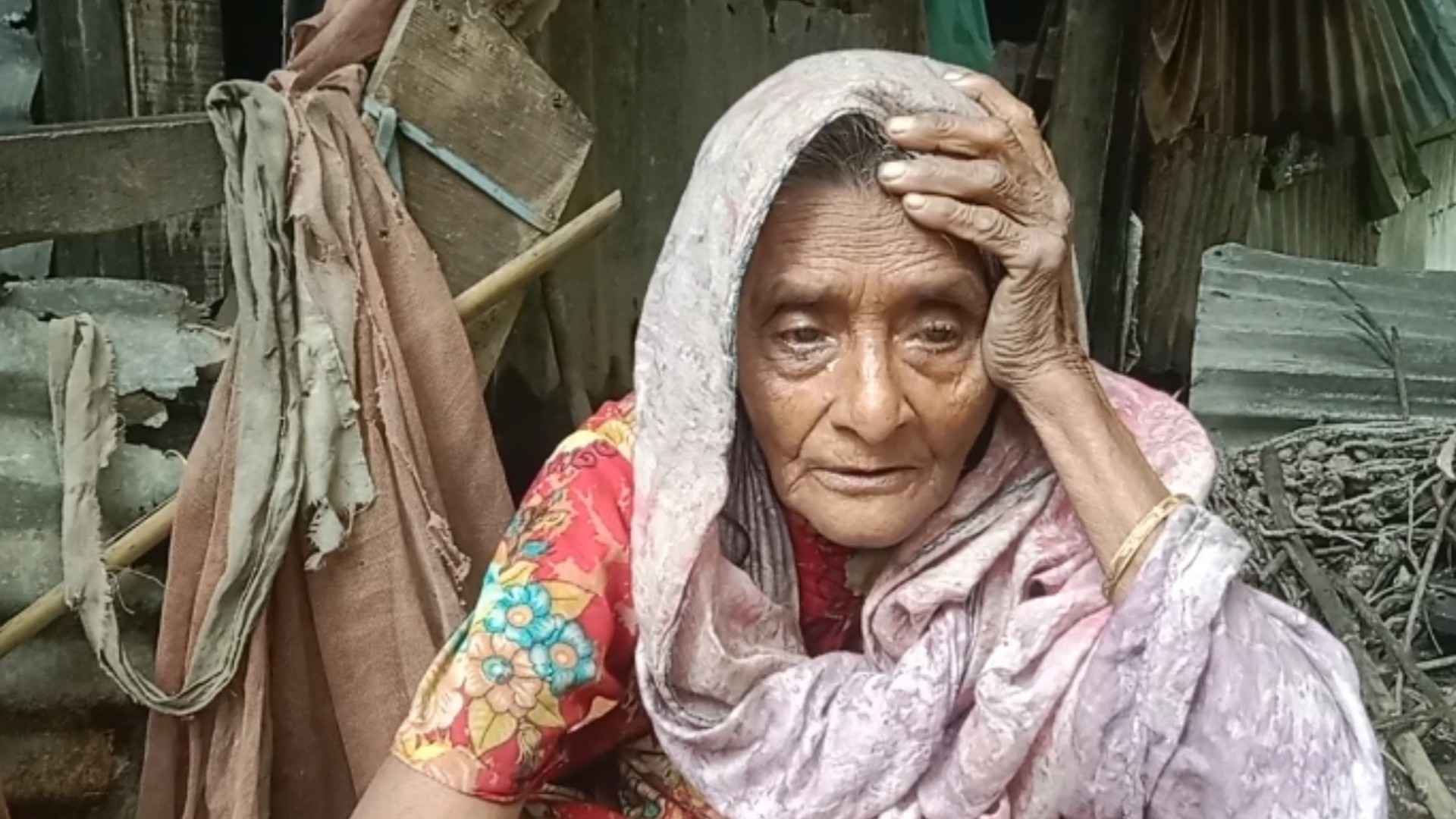 ‘ঘুমাইতে পারি না বৃষ্টি হলেই পানিতে তলিয়ে যায়’