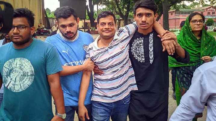 অবশেষে জামিন পেলেন বেরোবি শিক্ষক মাহমুদুল হক