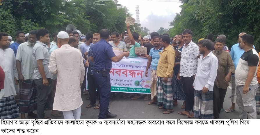 Ikki qiz va anusdagi dildo