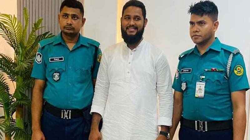 চট্টগ্রামে নারীকে লাথি মারা সেই আকাশের দৃষ্টান্তমূলক জামিন